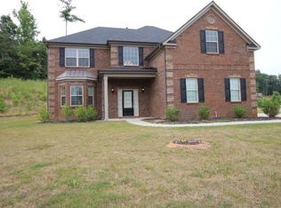 7926 The Lakes Dr, Fairburn, GA 30213