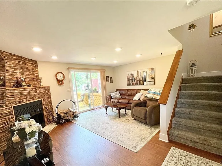 8423 Bubbling Springs Dr — Photo 18
