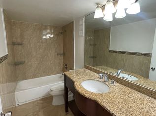 7110 Fairway Dr APT L19, Miami Lakes, FL 33014