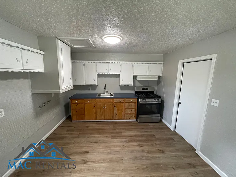 6500 S Kelley Ave — Photo 4