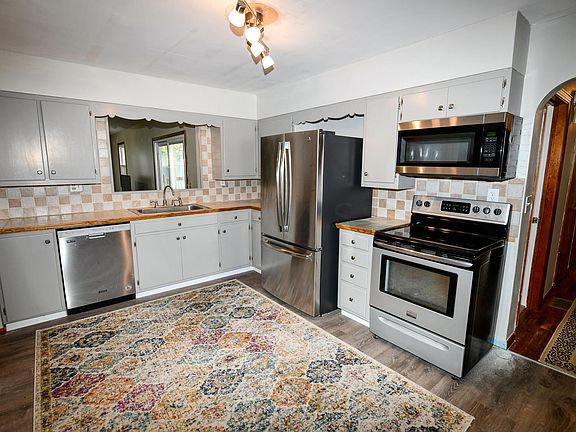 4th image of 20 Fisher St