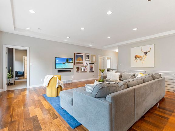 4th image of 4023 Wedgewood Dr