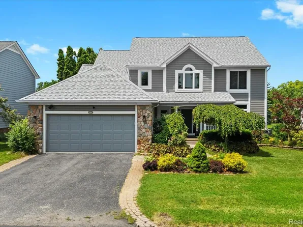 2304 Carriage Way, Milford, MI 48381