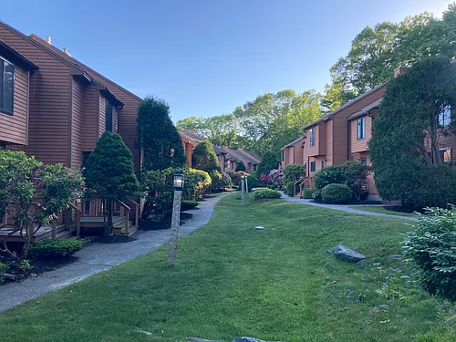 93 Dunvegan Woods Photo 1