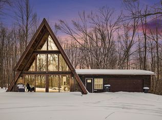 9695 Pere Marquette Dr, Stanwood, MI