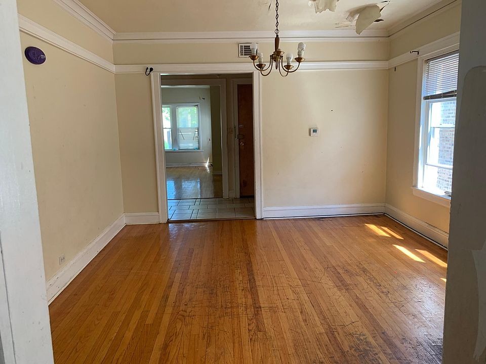 1st image of 6630 N Artesian Ave #200