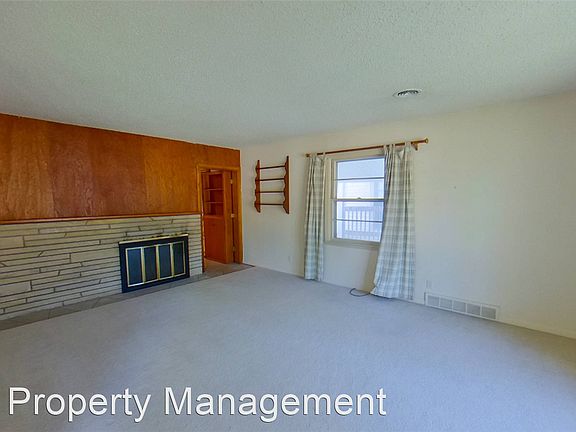2nd image of 1717 Leavenworth St #1
