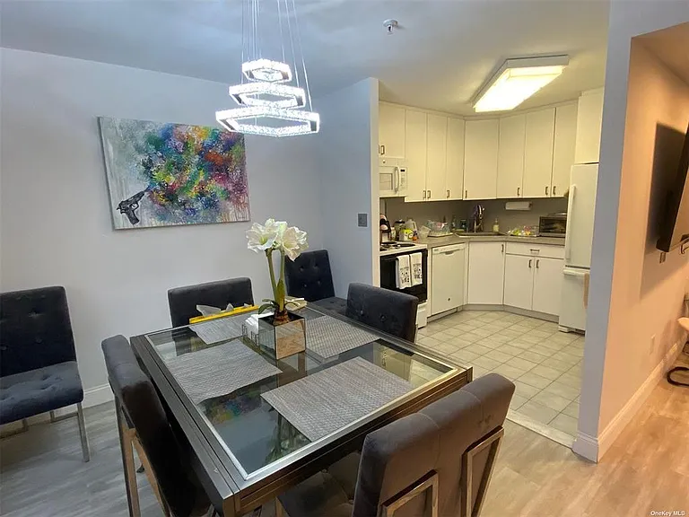 10 Canterbury Rd #2D — Photo 3