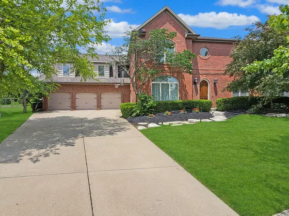 16 Mackenzie Ct, Bloomington, IL 61704