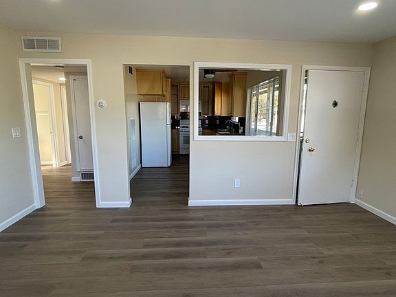 3rd image of 226 Lincoln Ave #6
