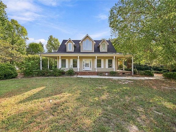 3rd image of 8402 Deer Path Ct