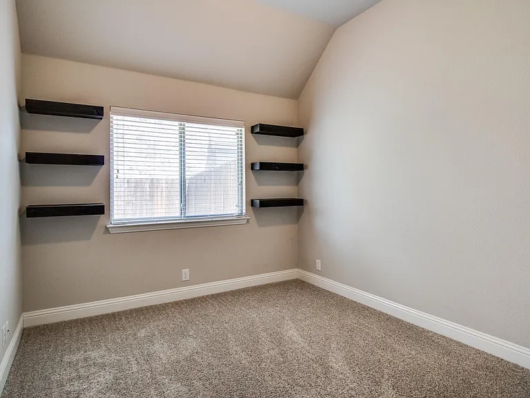 4619 Amesbury Ln — Photo 17