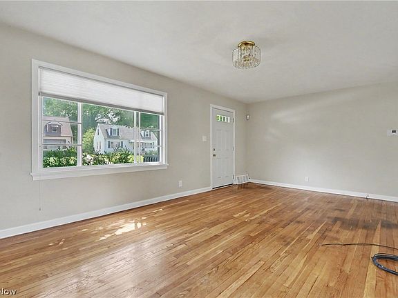 4th image of 2590 21st St