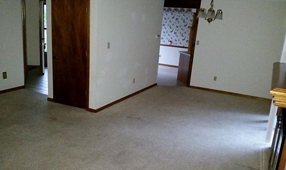 4th image of 2811A S Jackson Dr