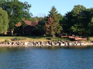 4507 E Lake Rd, Wilson, NY 14172