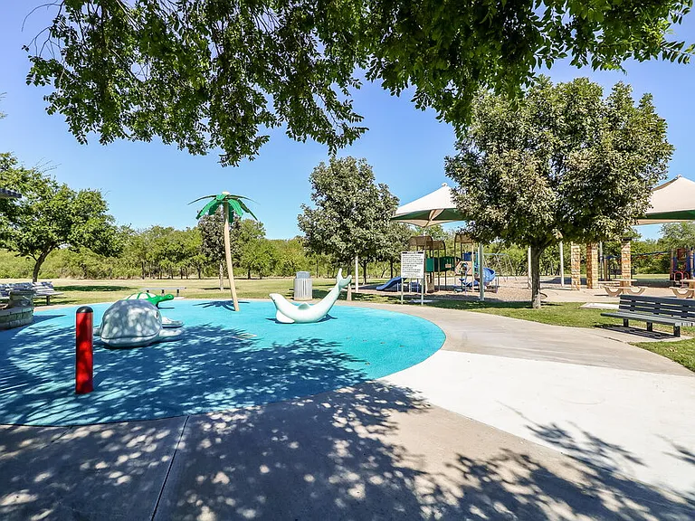 320 Montana Dr — Photo 14
