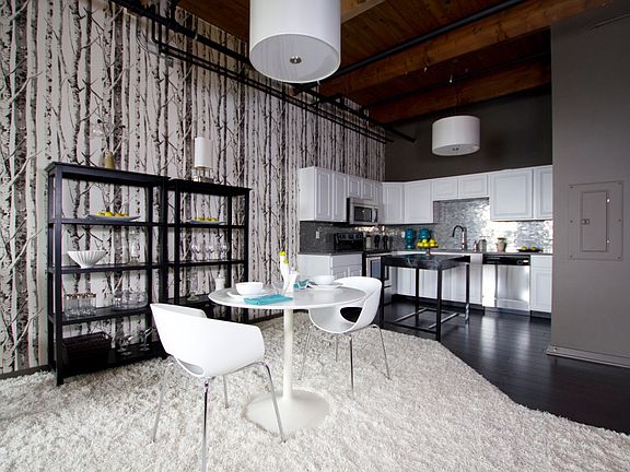 Kitchen & Dining