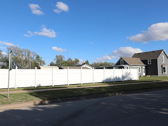 5th image of 3015 Avenue E