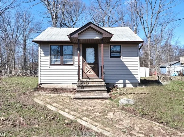 63 Iowa Ave, Lake Hopatcong, NJ 07849