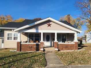 710 N Walnut St, Veedersburg, IN 47987