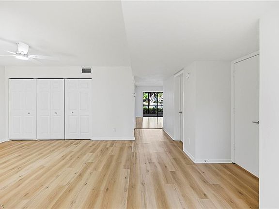 5th image of 517 Lake Louise CIR #103