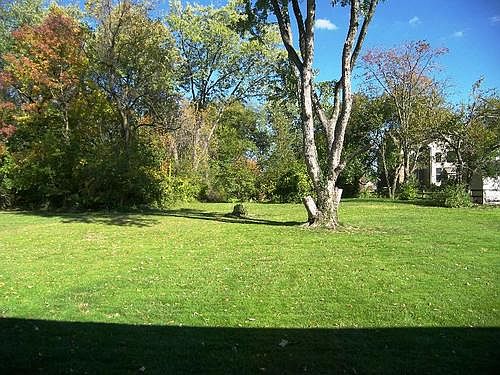 5th image of 8516 Myrtlewood Ave