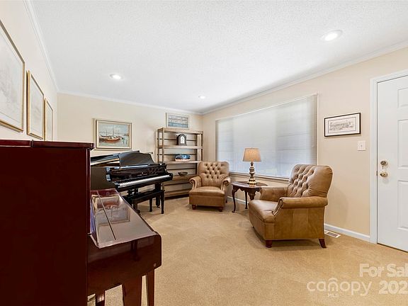 3rd image of 1228 Graystone Dr