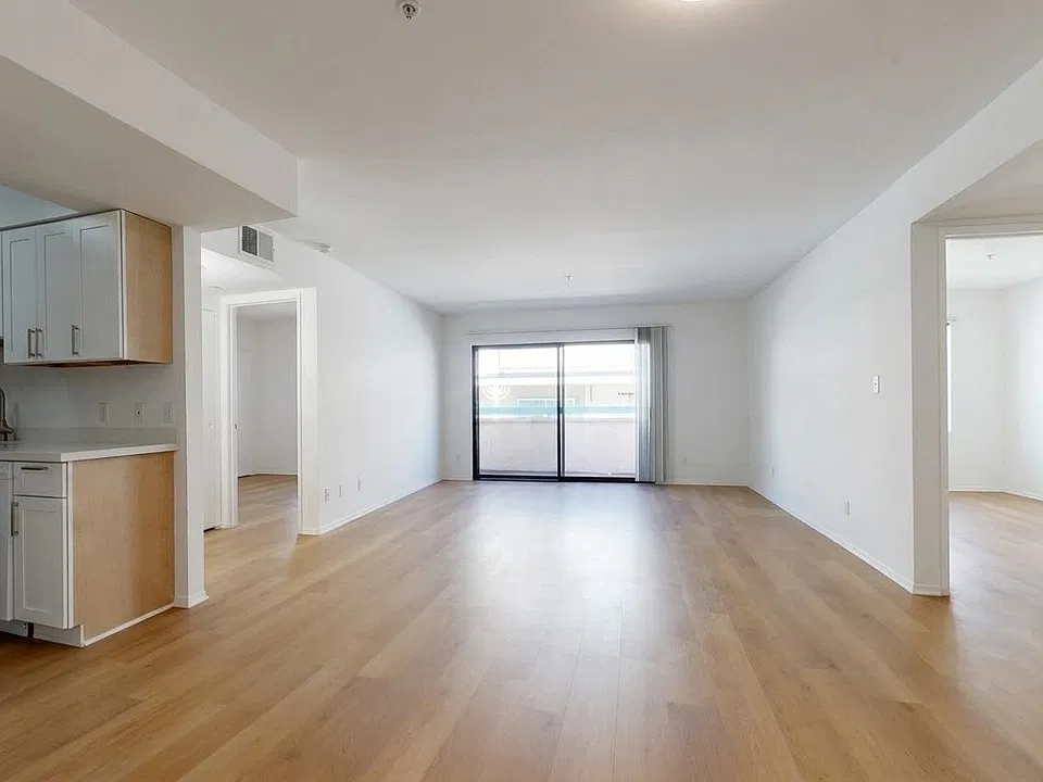 1144 12th St #303