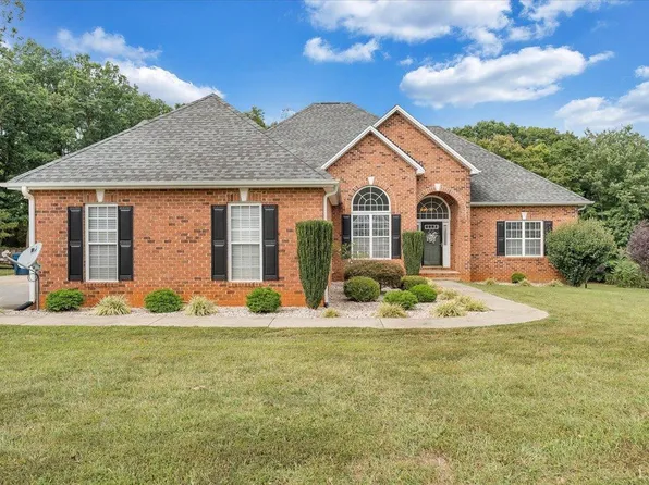 138 Holland Ct, Rustburg, VA 24588