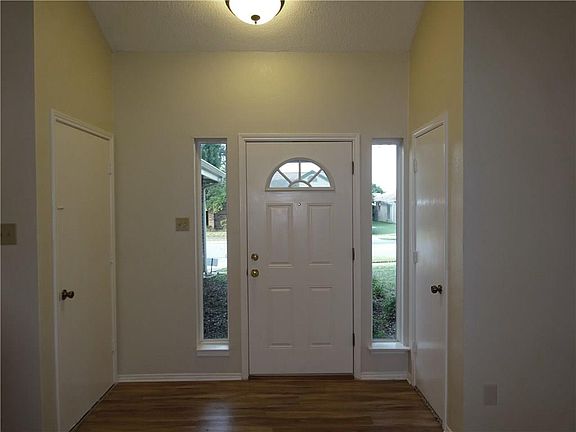 2nd image of 308 Kalmia Dr