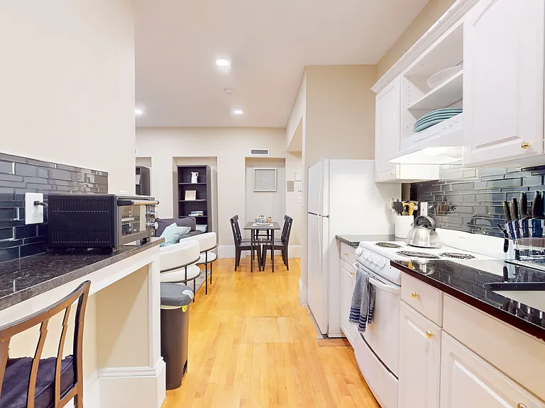 290-291 Beacon St #3 — Photo 10
