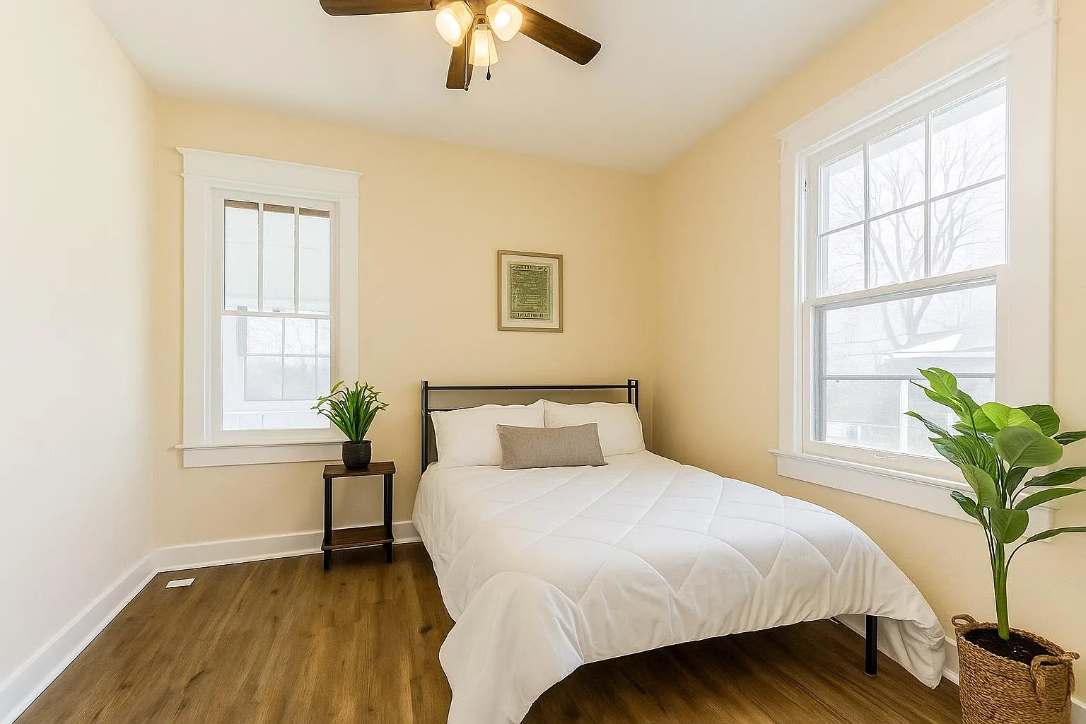 4 bed, 3.5 bath, 2216 sqft, $728 — Photo 2