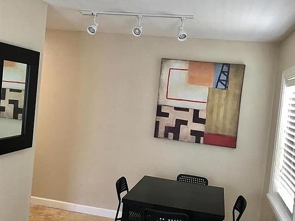 5th image of 1047 NE 37th St