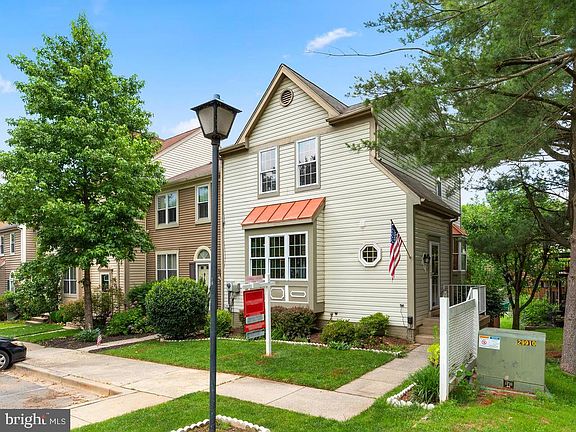 4th image of 1 Lake Park Ct #986