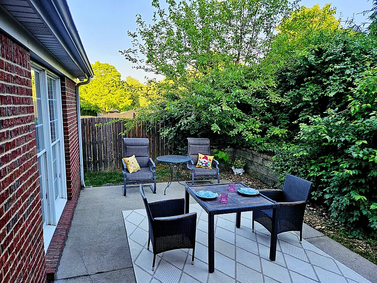 2216 Burns Ct — Photo 26