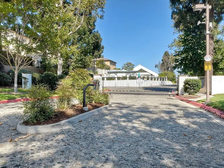 151 Bronze Way — Photo 31