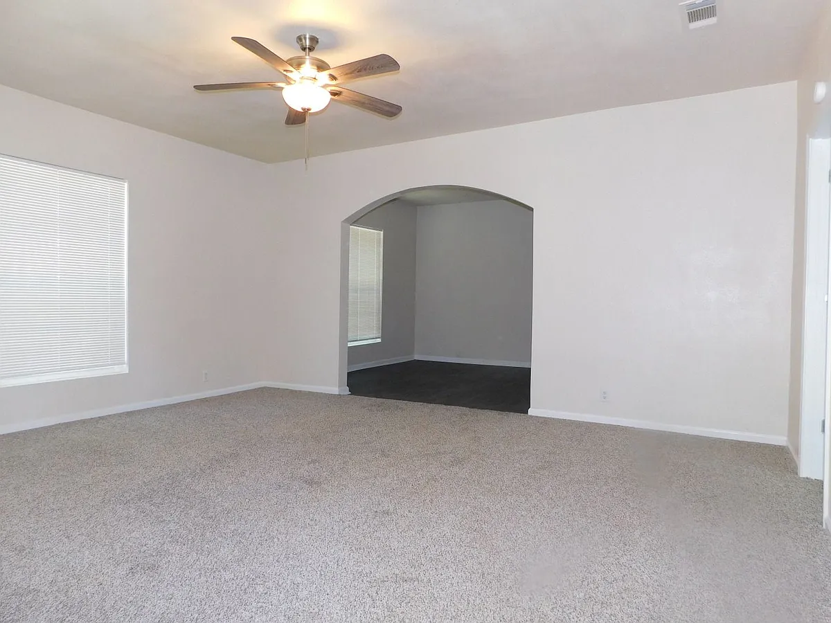 Building Photo - 1608 Bois D Arc St