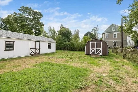 4 bed, 1741 sqft, $3,500 — Photo 2