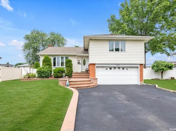 3703 Jules Lane, Wantagh, NY 11793