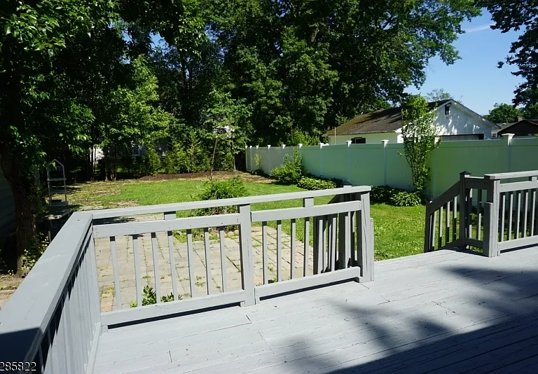 46 Roosevelt Ave — Photo 18