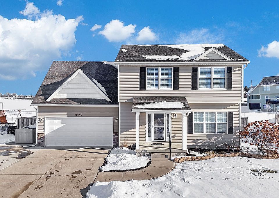 1st image of 2410 White Oak Ln