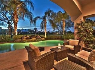 837 Arrowhead Dr, Palm Desert, CA 92211