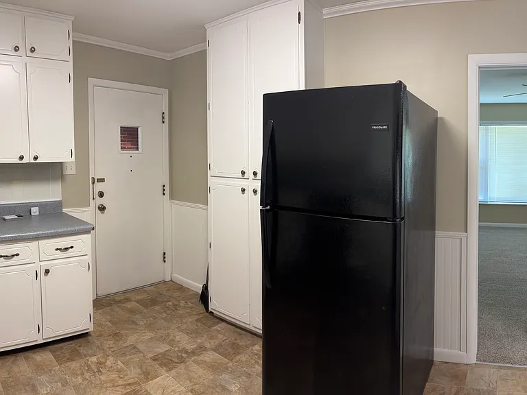 4913 Mandalay Rd — Photo 10