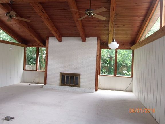 3rd image of 119 Arlington Dr