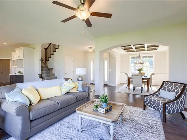 25389 W 91st Ter, Lenexa, KS 66227