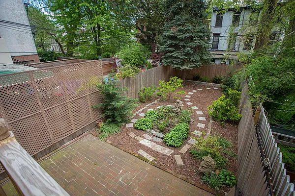 Sold by Townsley & Gay, LLC | media 9