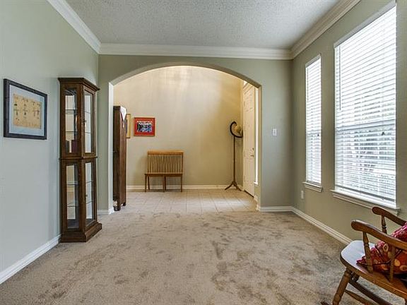 5th image of 7933 Thistletree Ln