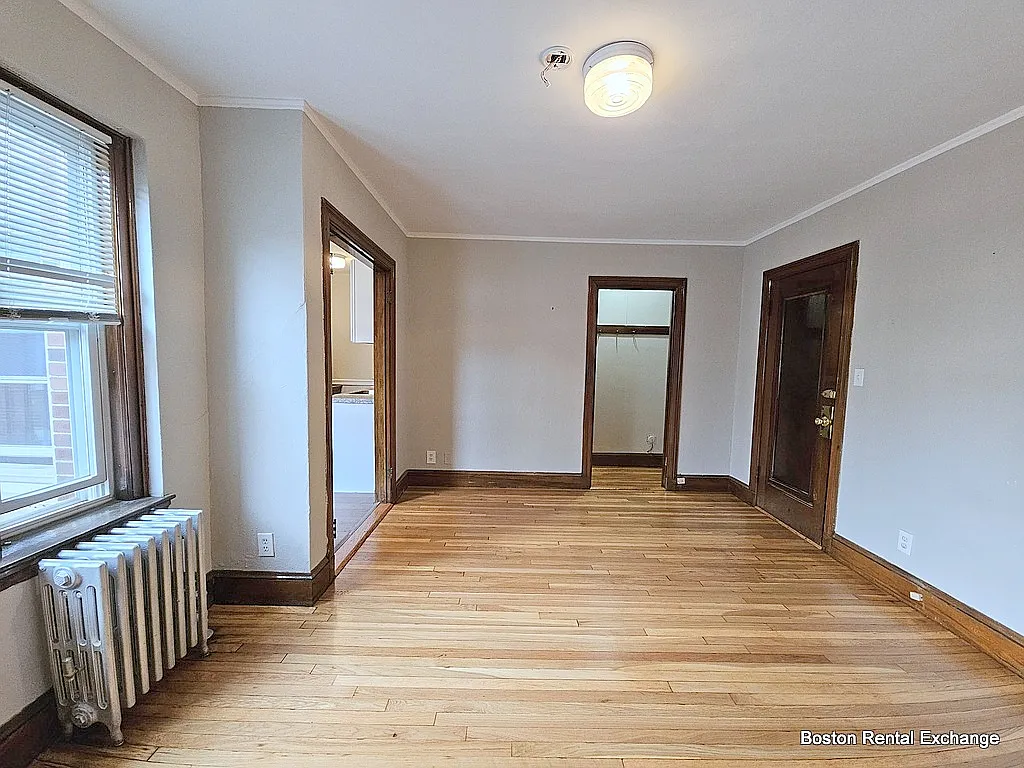Studio, $2,000 — Photo 3