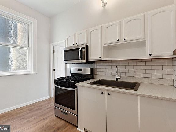 4th image of 2307 N Park Ave Floor 1