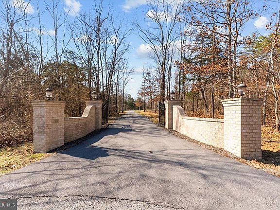 2nd image of 270 Sotheby Ct